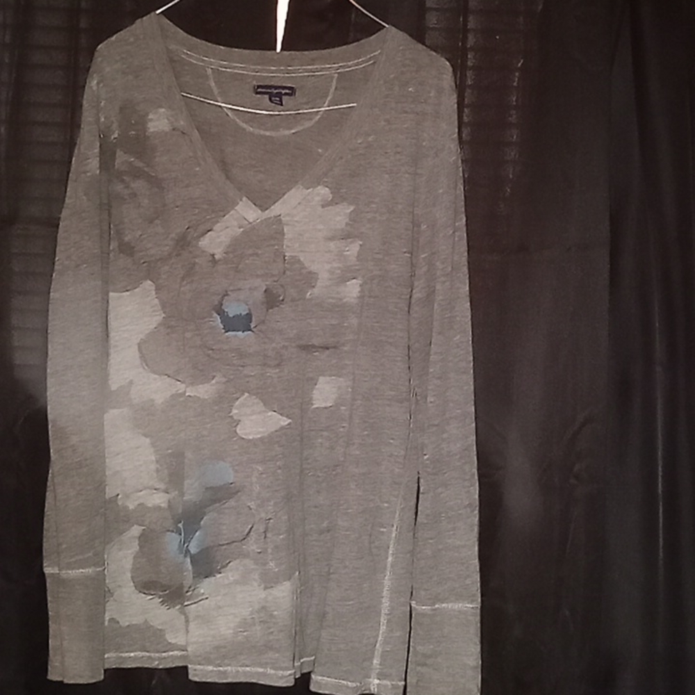 Gray blue and black American Eagle Outfitters shirt